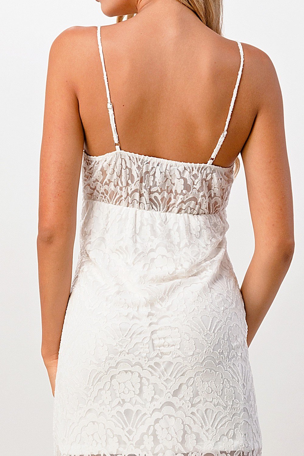 Amara – Schwarzes Spitzen-Maxikleid mit Schlitz