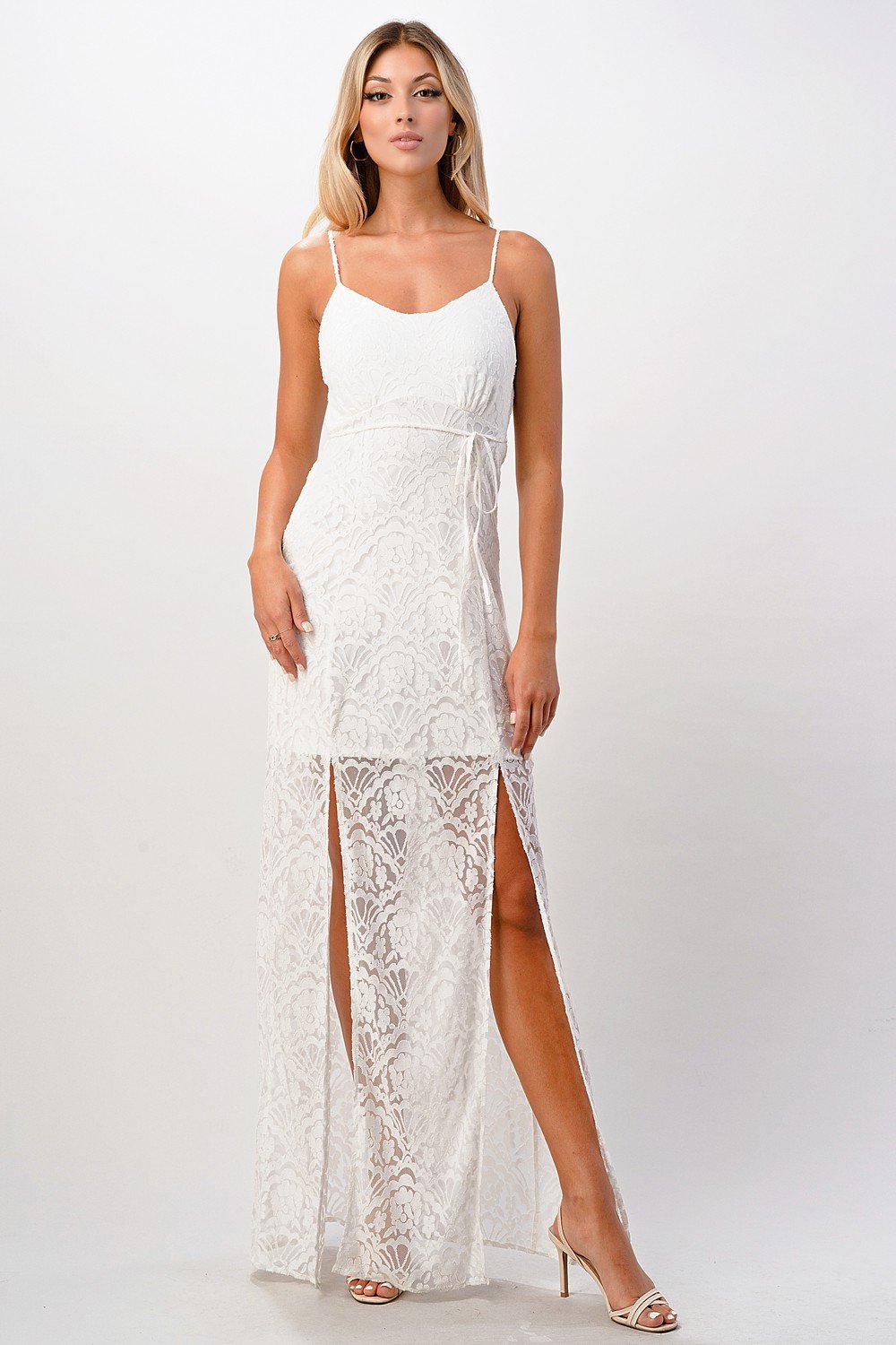 Amara – Schwarzes Spitzen-Maxikleid mit Schlitz