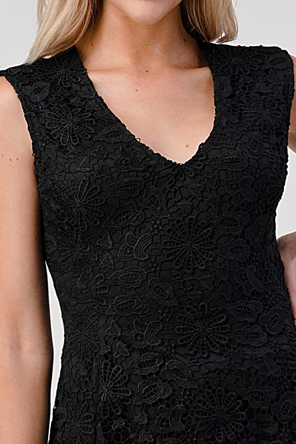 Ärmelloses Spitzen-Peplum-Top mit V-Ausschnitt
