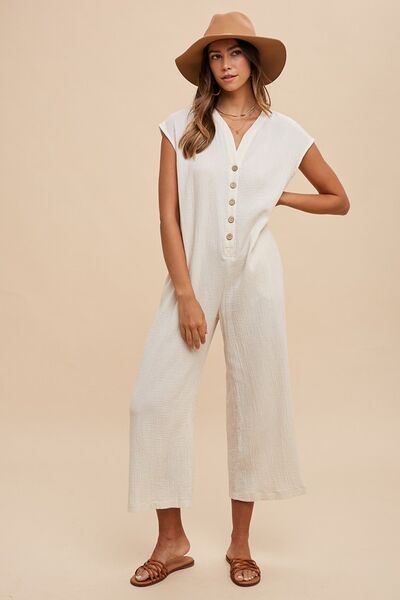 Annie – Jumpsuit mit weitem Bein, Knopfleiste & Taschen
