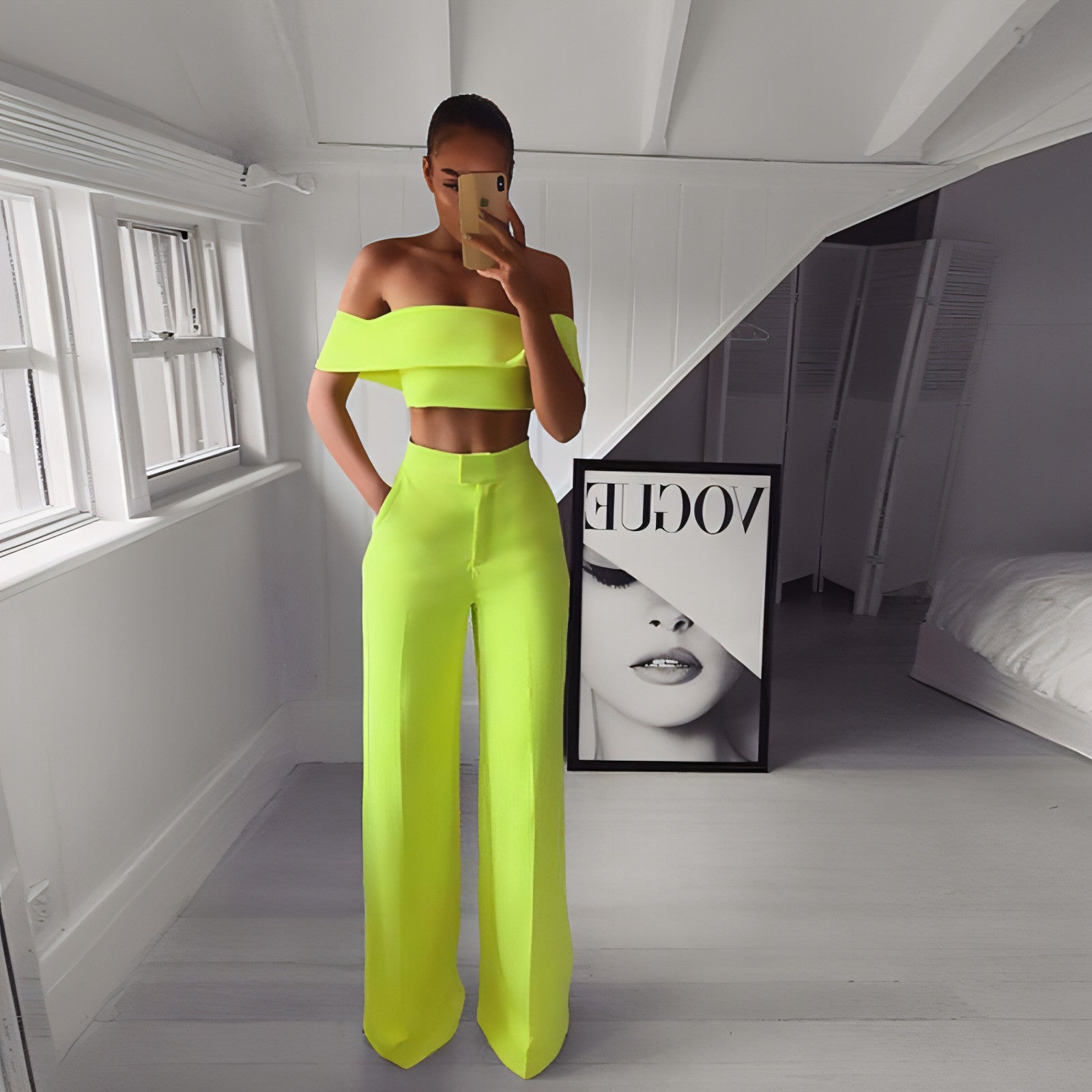 Zweiteiler mit weitem Bein & Crop-Top
